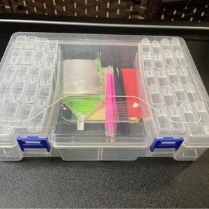 Diamond Daze Carry Caddy comes w/ pens, trays, wax/glue, zipper bags and labels